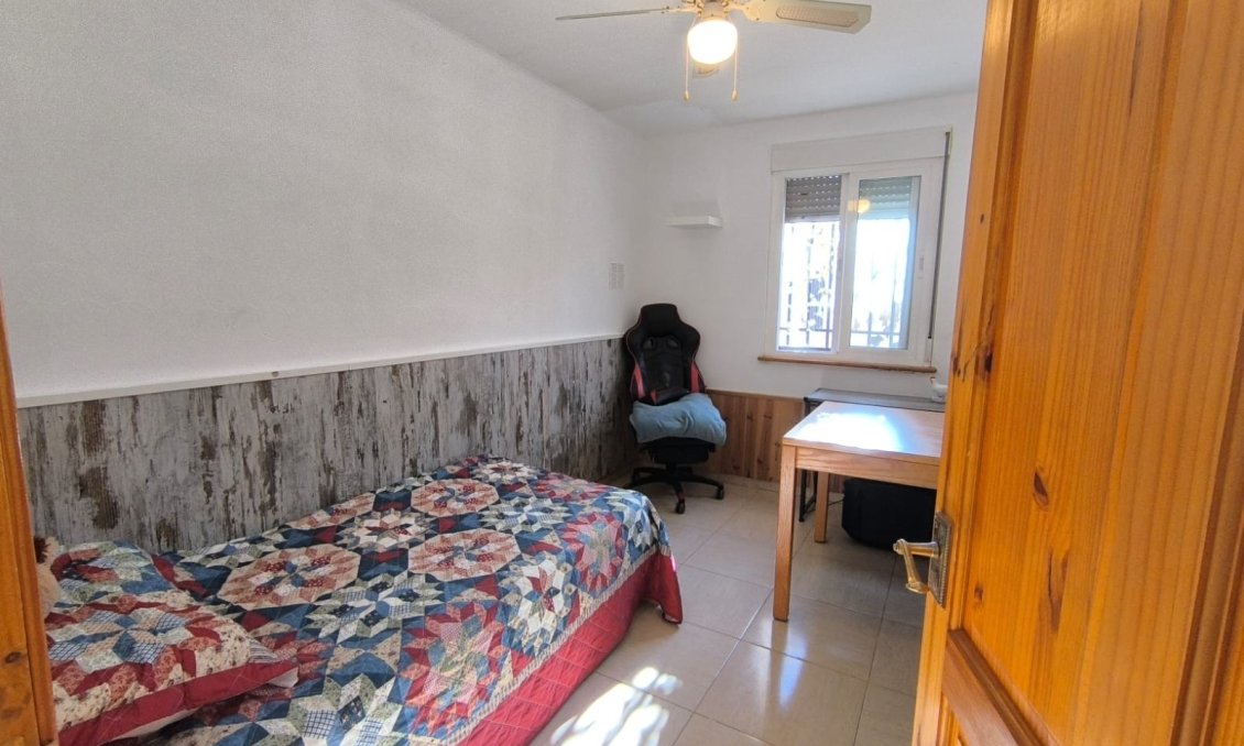 Segunda mano - Villa -
Villena - Inland