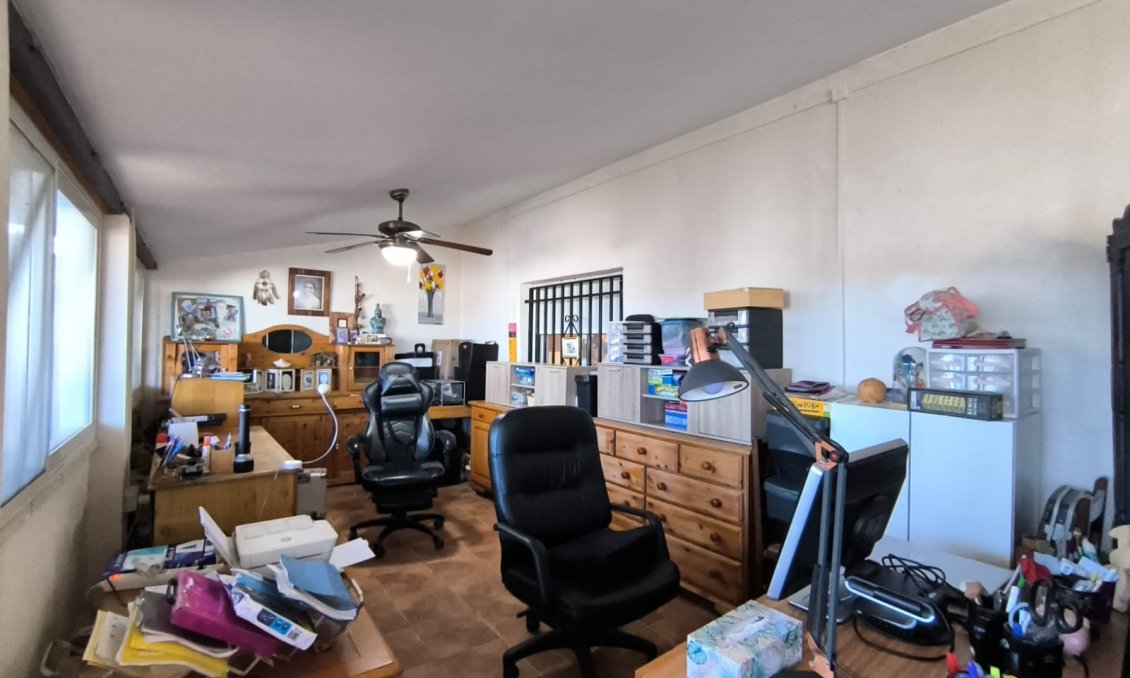 Segunda mano - Villa -
Villena - Inland