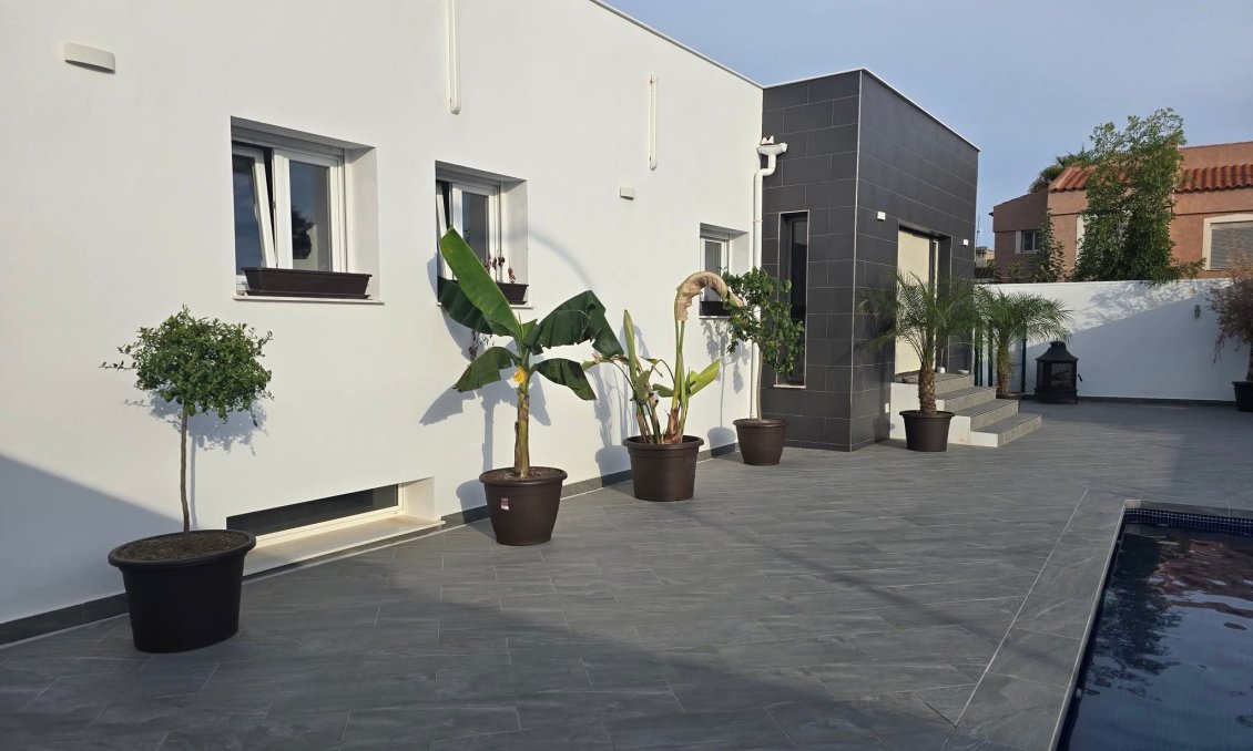 Használt Ingatlanok - Villa -
Rojales - Inland