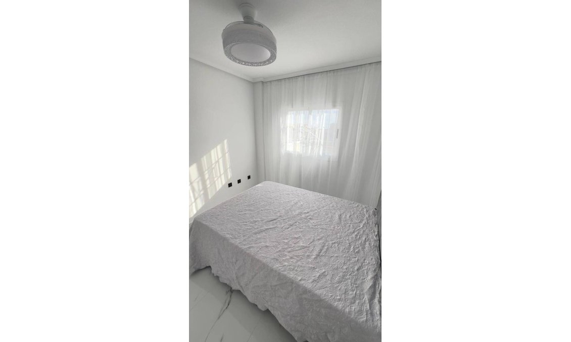 Segunda mano - Ático -
Orihuela Costa - La Zenia