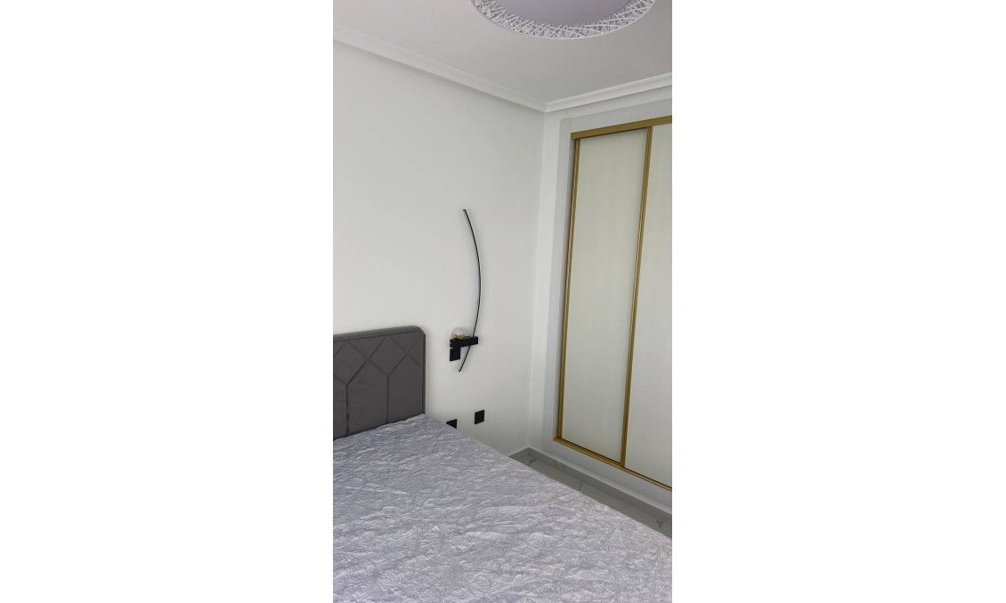 Segunda mano - Ático -
Orihuela Costa - La Zenia