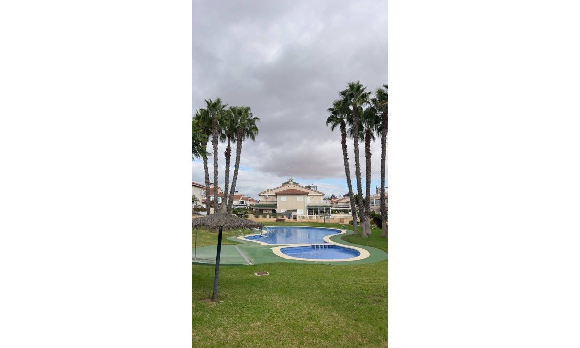 Segunda mano - Ático -
Orihuela Costa - La Zenia