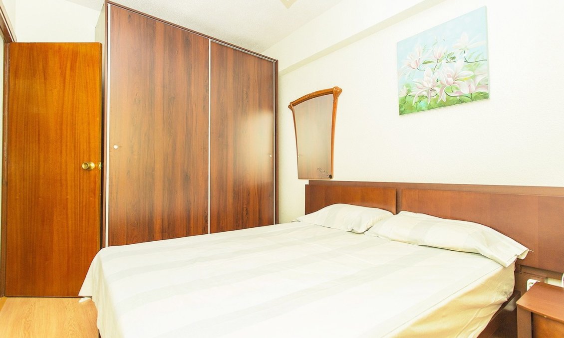 Resale - Apartment -
Torrevieja - Centro-Muelle Pesquero