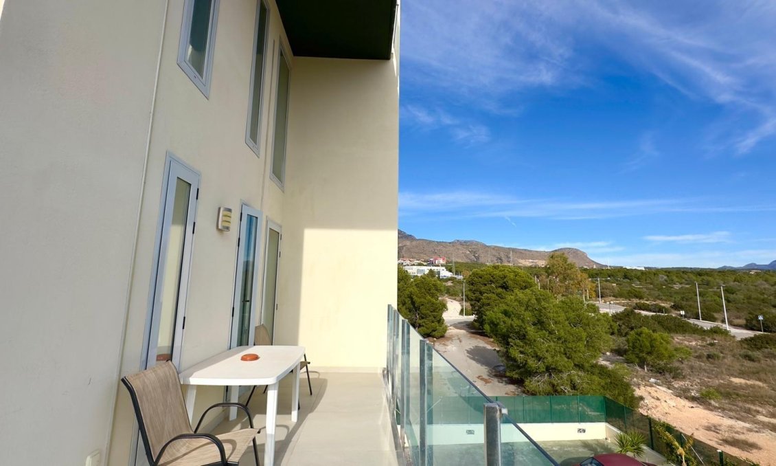 Resale - Apartment -
Finestrat