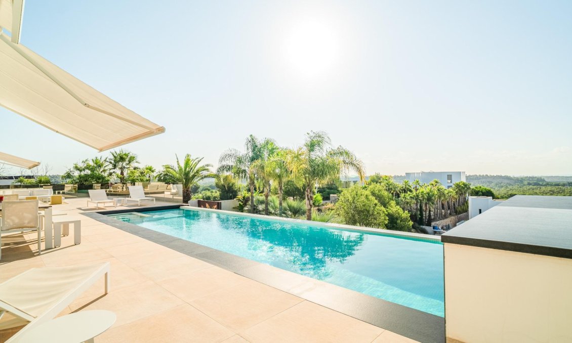 Segunda mano - Villa -
Orihuela - Las Colinas Golf