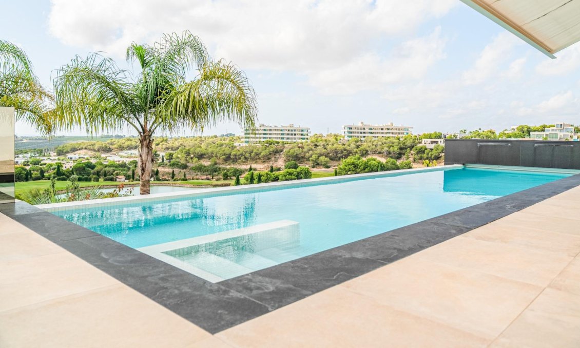 Segunda mano - Villa -
Orihuela - Las Colinas Golf