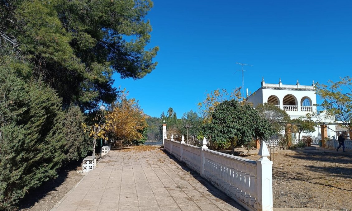 Segunda mano - Villa -
Yecla - Inland