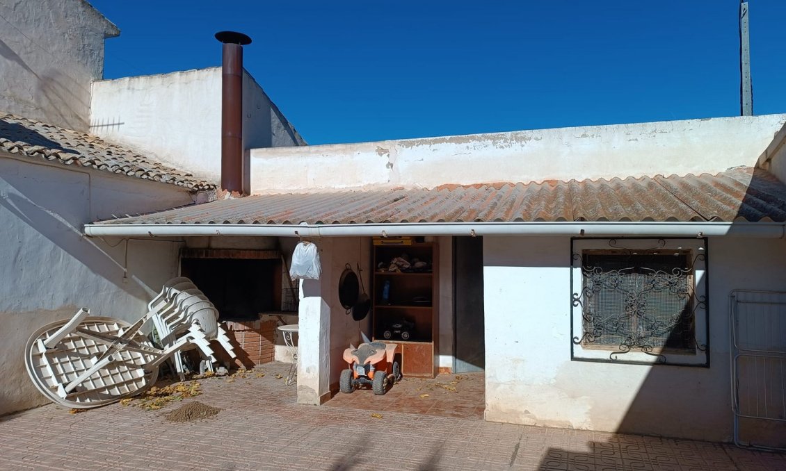 Segunda mano - Villa -
Yecla - Inland