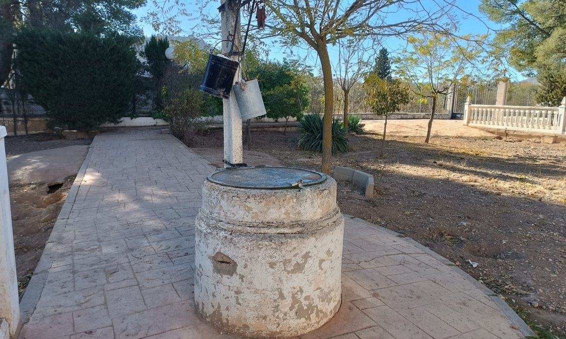 Segunda mano - Villa -
Yecla - Inland