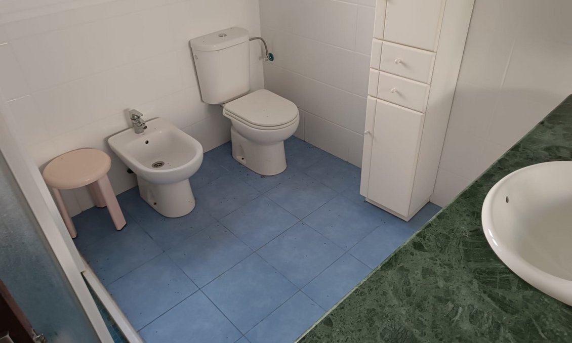 Segunda mano - Villa -
Yecla - Inland