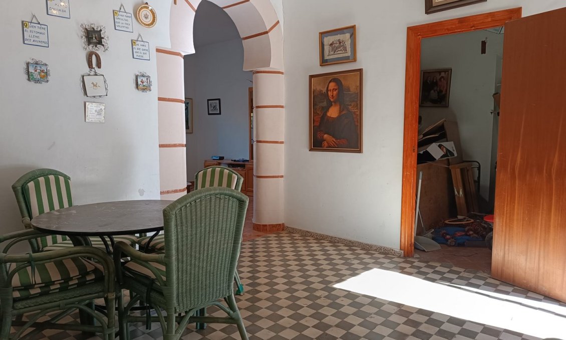 Segunda mano - Villa -
Yecla - Inland