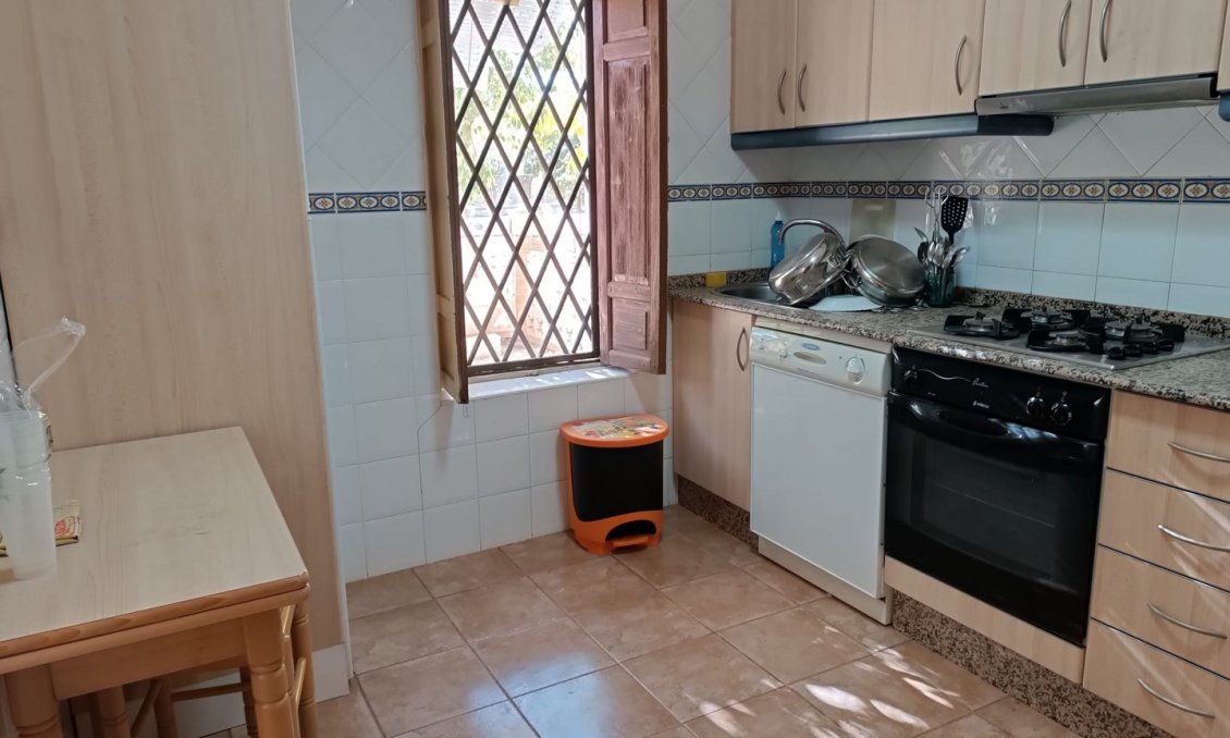 Segunda mano - Villa -
Yecla - Inland