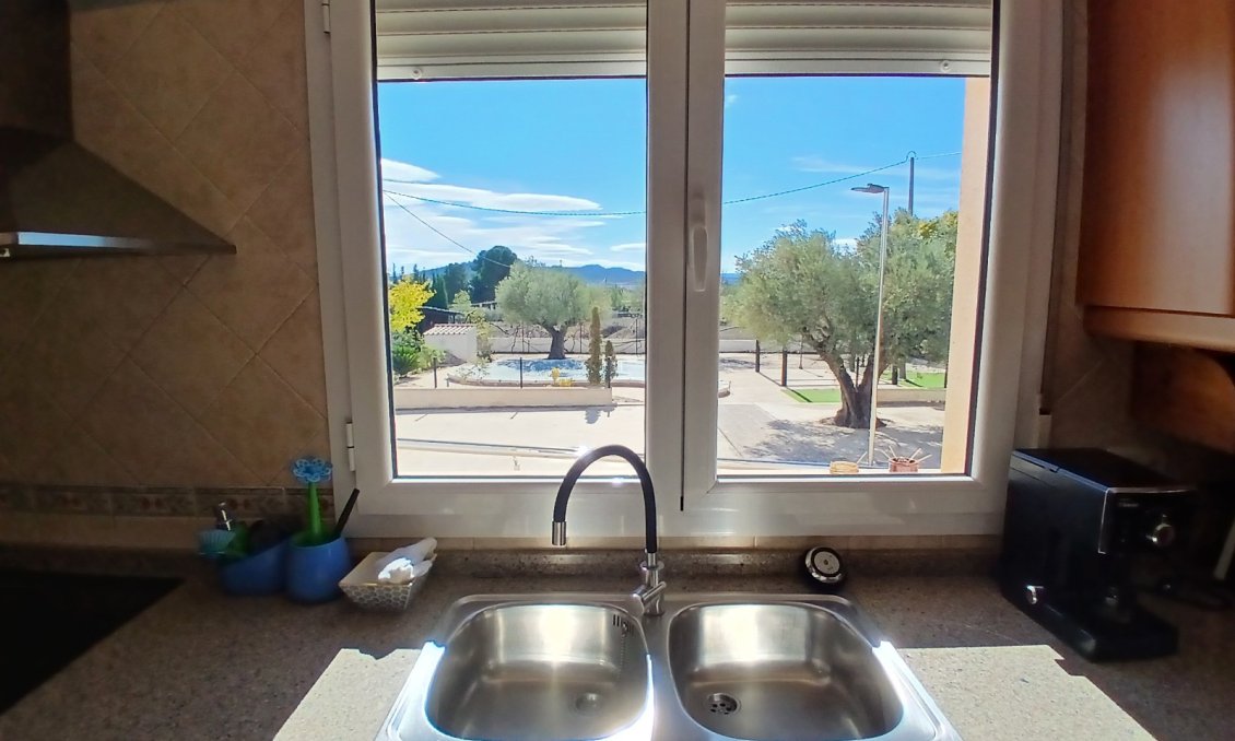 Segunda mano - Villa -
Yecla - Inland