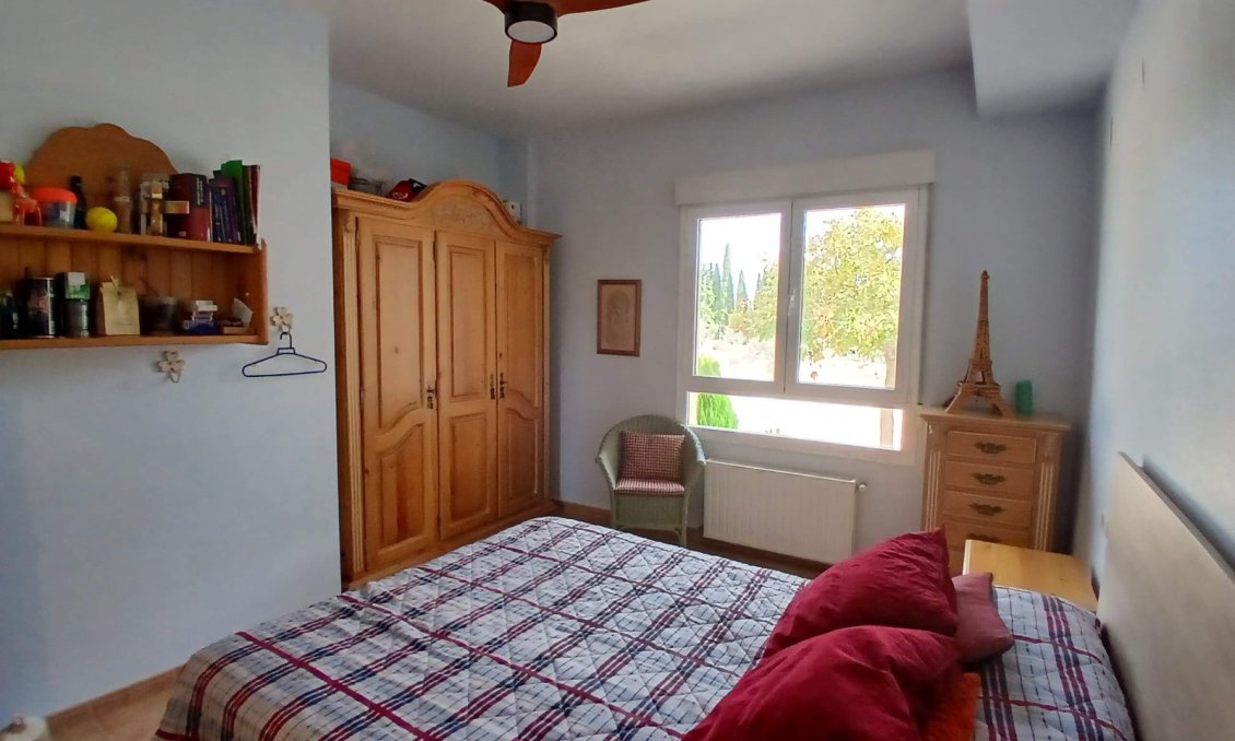 Segunda mano - Villa -
Yecla - Inland