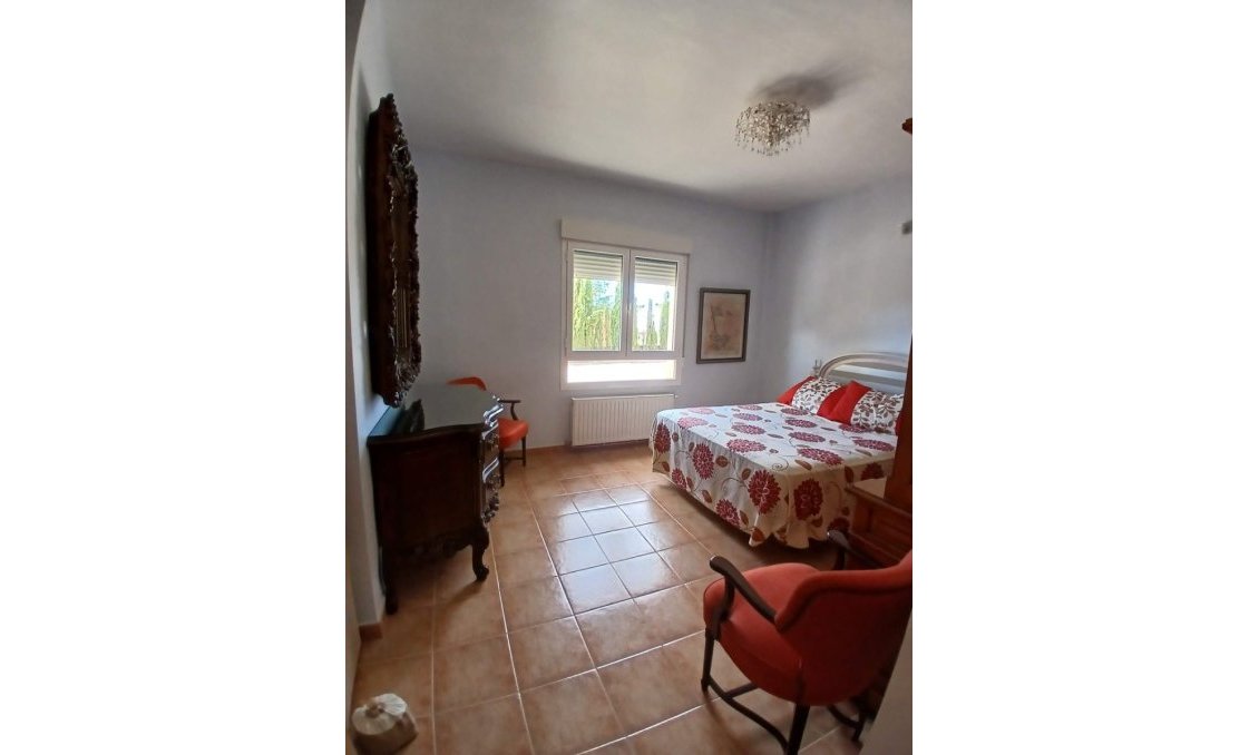 Segunda mano - Villa -
Yecla - Inland