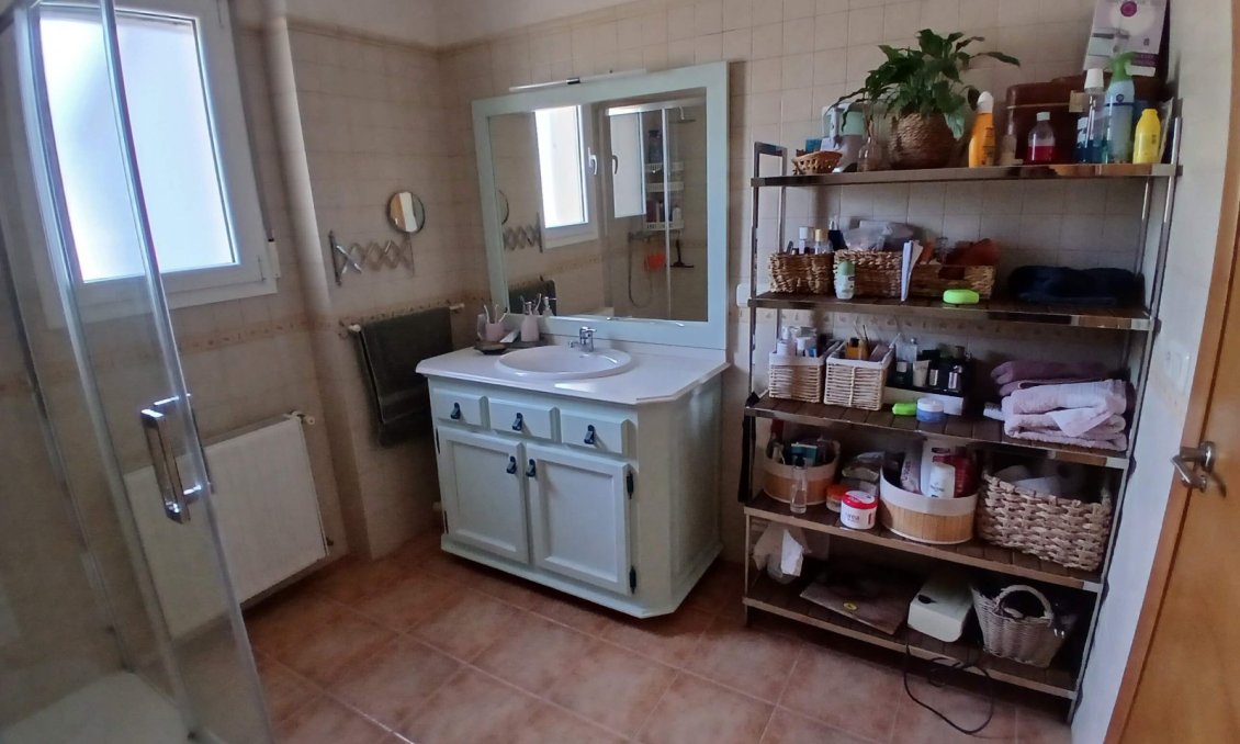 Segunda mano - Villa -
Yecla - Inland