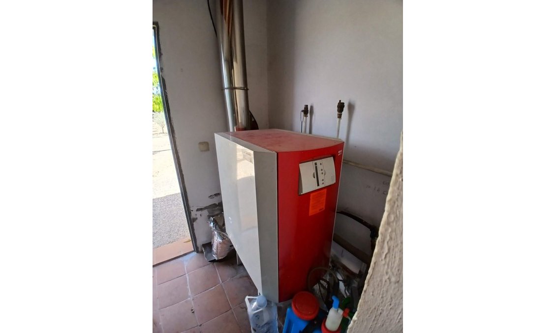 Segunda mano - Villa -
Yecla - Inland