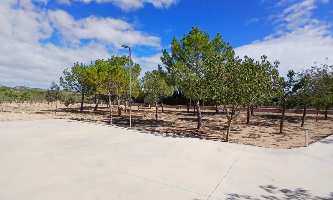 Segunda mano - Villa -
Yecla - Inland