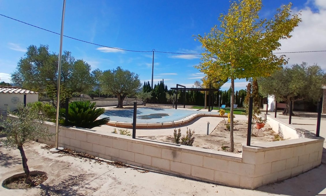 Segunda mano - Villa -
Yecla - Inland