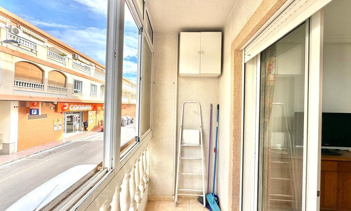 Resale - Apartment -
Torrevieja - Centro