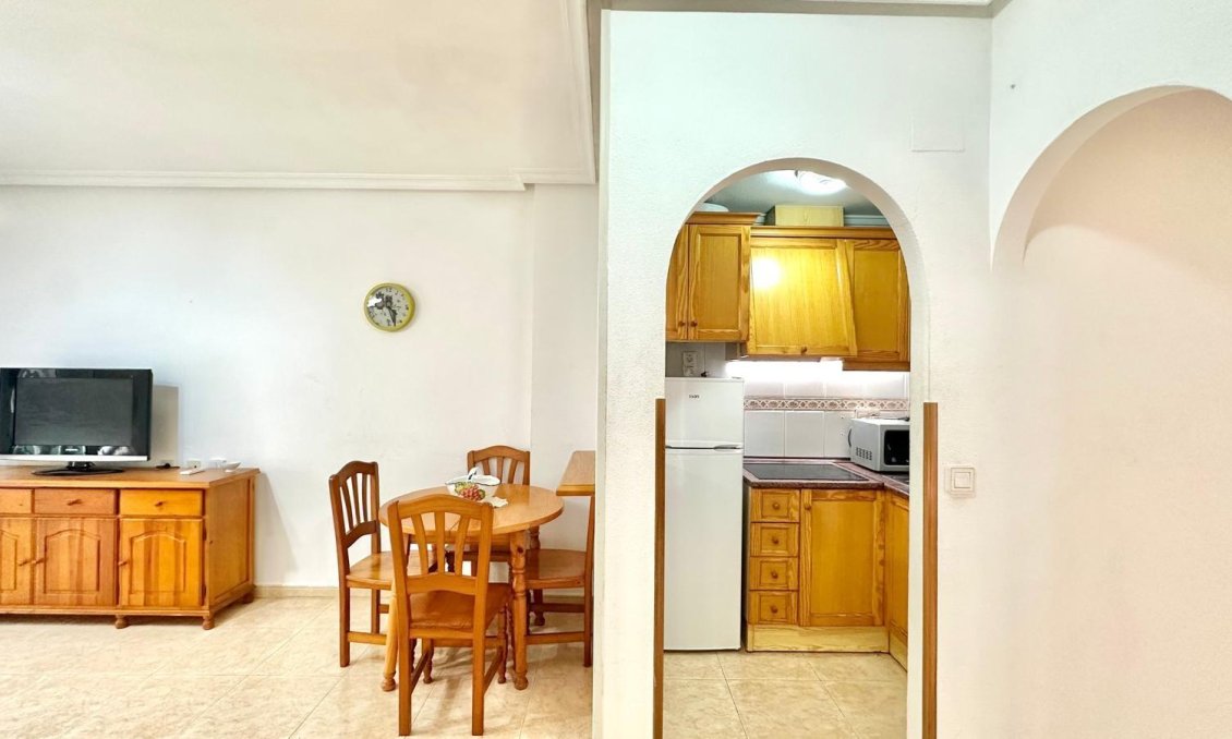 Resale - Apartment -
Torrevieja - Centro