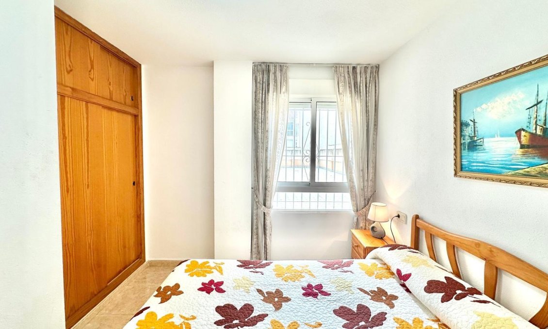 Resale - Apartment -
Torrevieja - Centro