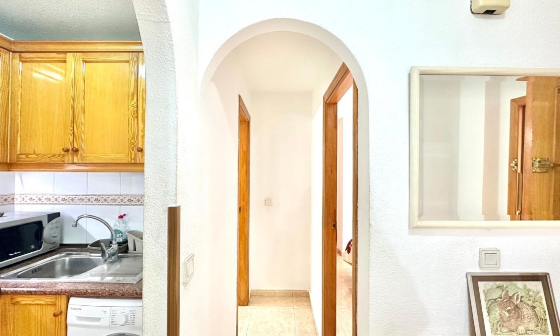 Resale - Apartment -
Torrevieja - Centro