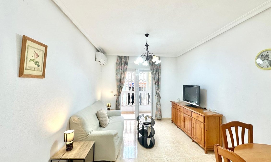 Resale - Apartment -
Torrevieja - Centro