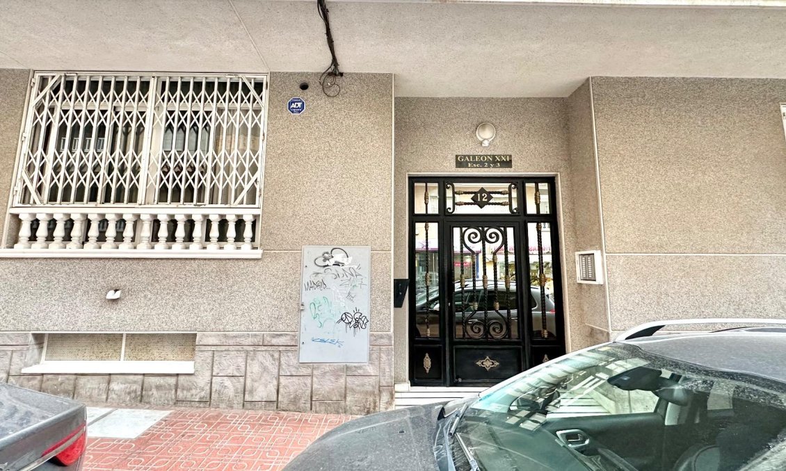 Resale - Apartment -
Torrevieja - Centro