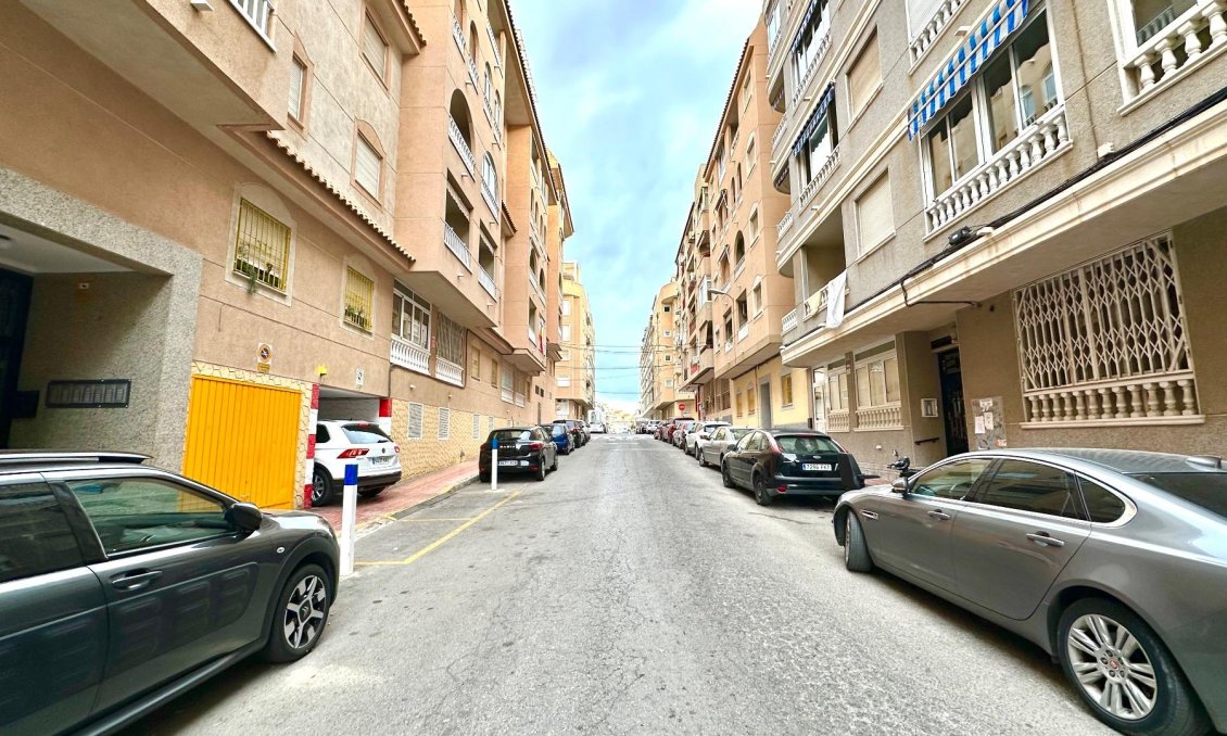 Resale - Apartment -
Torrevieja - Centro