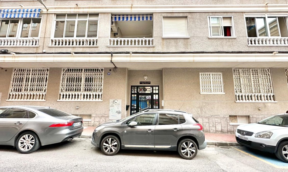 Resale - Apartment -
Torrevieja - Centro