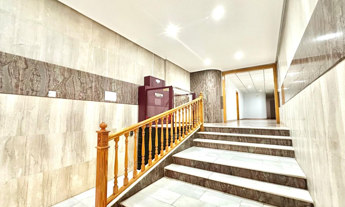 Resale - Apartment -
Torrevieja - Centro