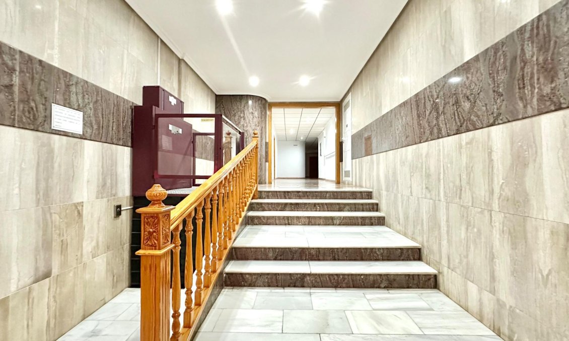 Resale - Apartment -
Torrevieja - Centro