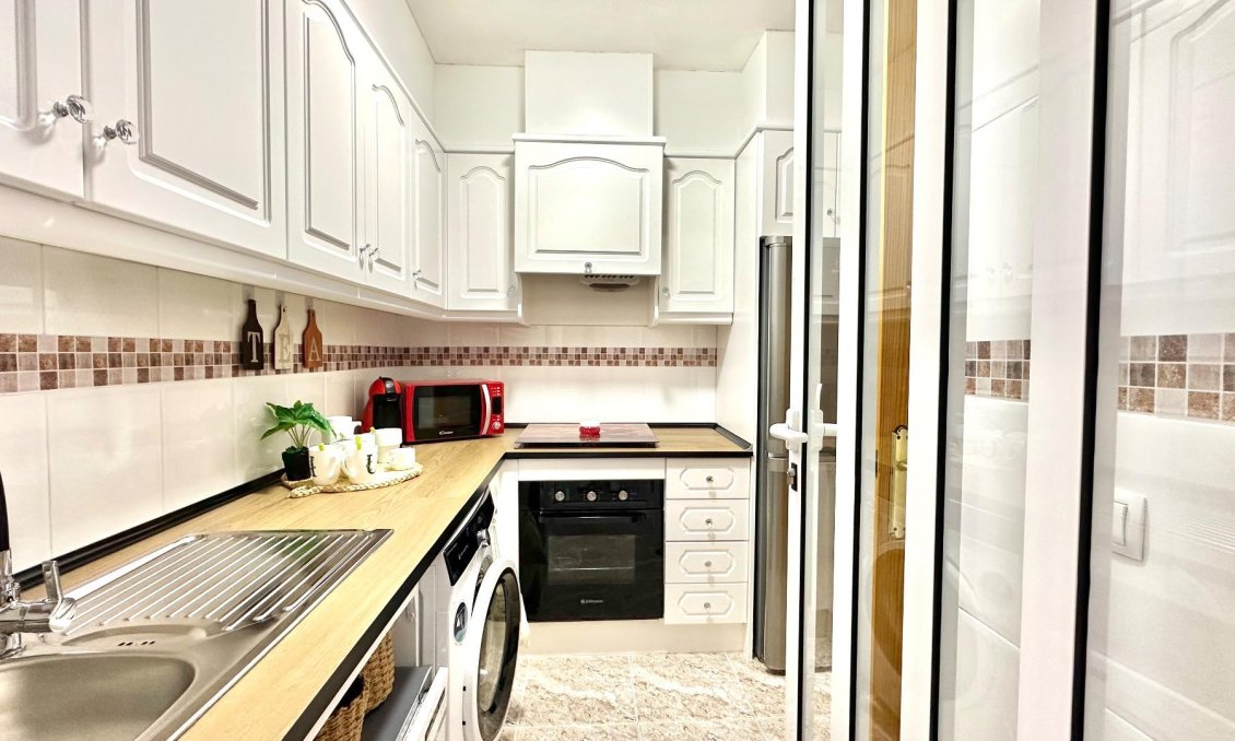 Resale - Apartment -
Torrevieja - Centro