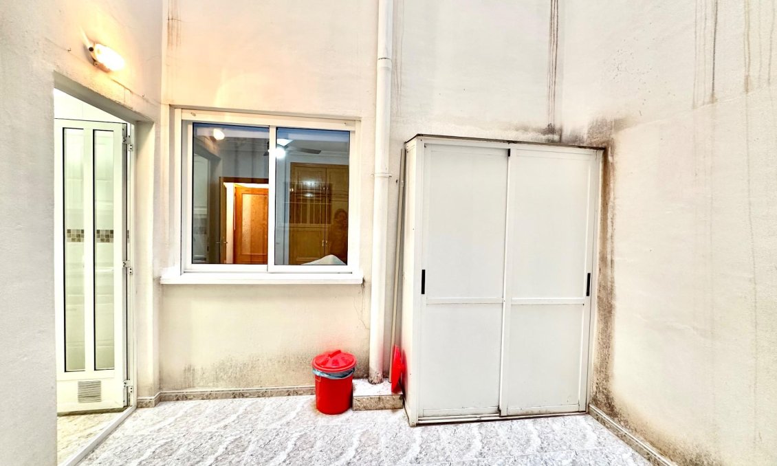 Resale - Apartment -
Torrevieja - Centro