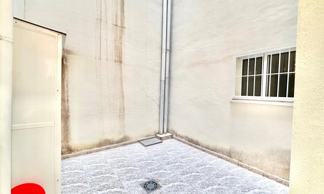 Resale - Apartment -
Torrevieja - Centro