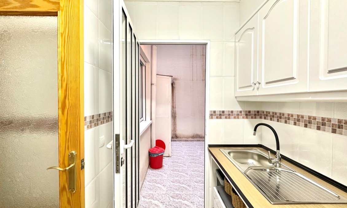 Resale - Apartment -
Torrevieja - Centro