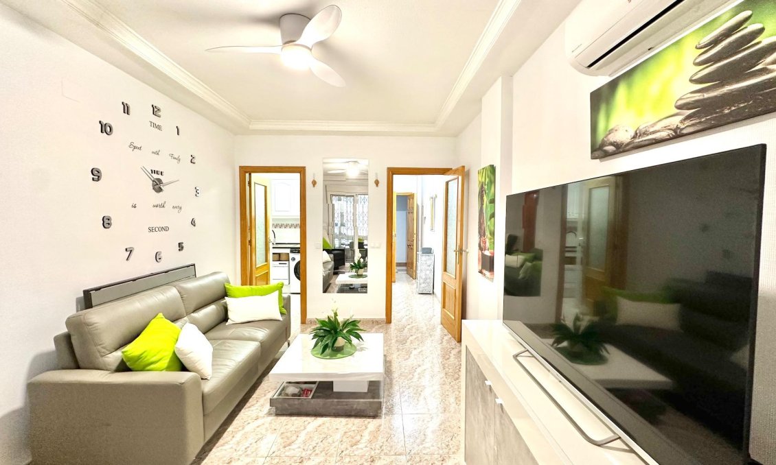 Resale - Apartment -
Torrevieja - Centro