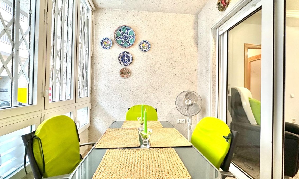 Resale - Apartment -
Torrevieja - Centro