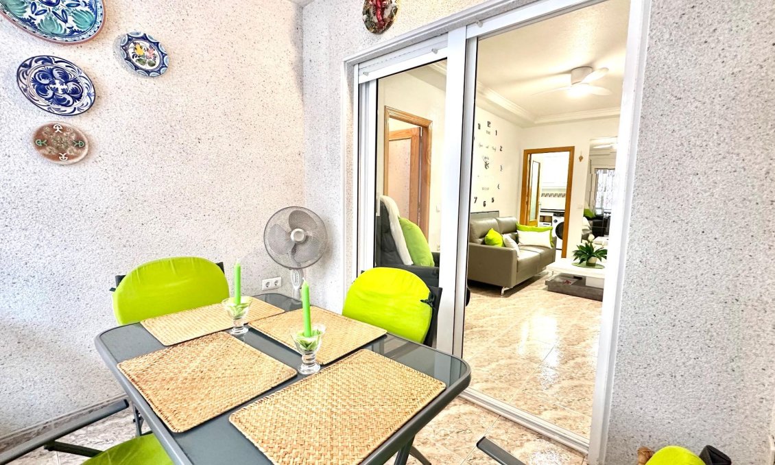 Resale - Apartment -
Torrevieja - Centro