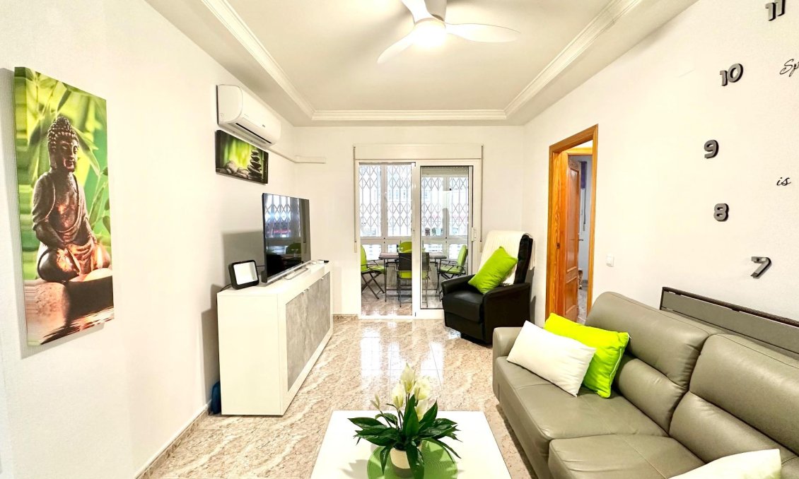 Resale - Apartment -
Torrevieja - Centro