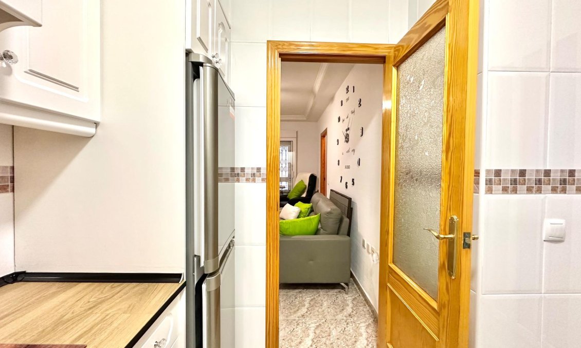 Resale - Apartment -
Torrevieja - Centro
