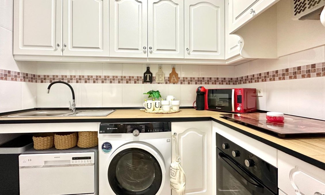 Resale - Apartment -
Torrevieja - Centro