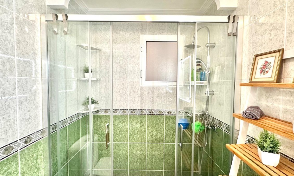 Resale - Apartment -
Torrevieja - Centro