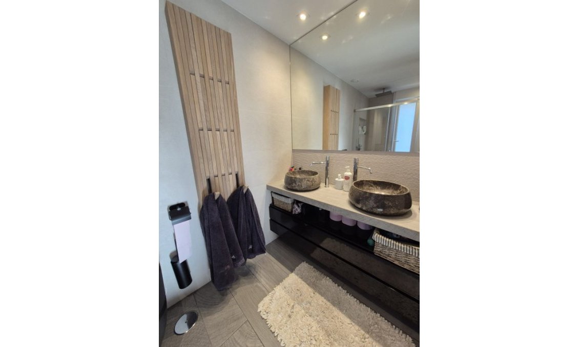 Resale - Villa -
La Finca Golf Resort - Inland