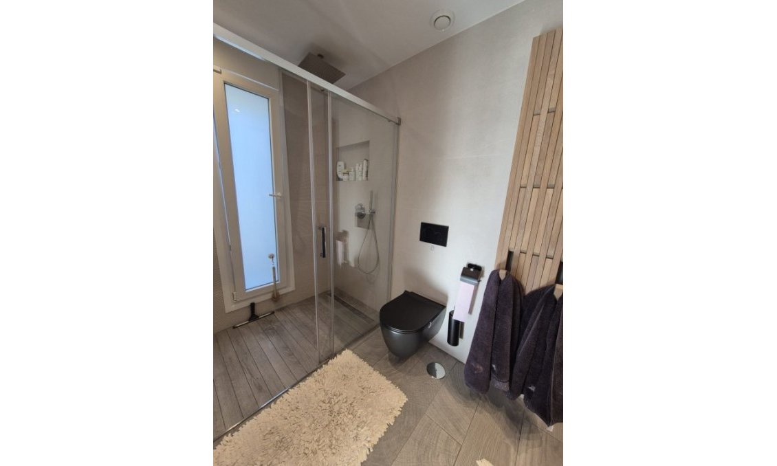 Resale - Villa -
La Finca Golf Resort - Inland