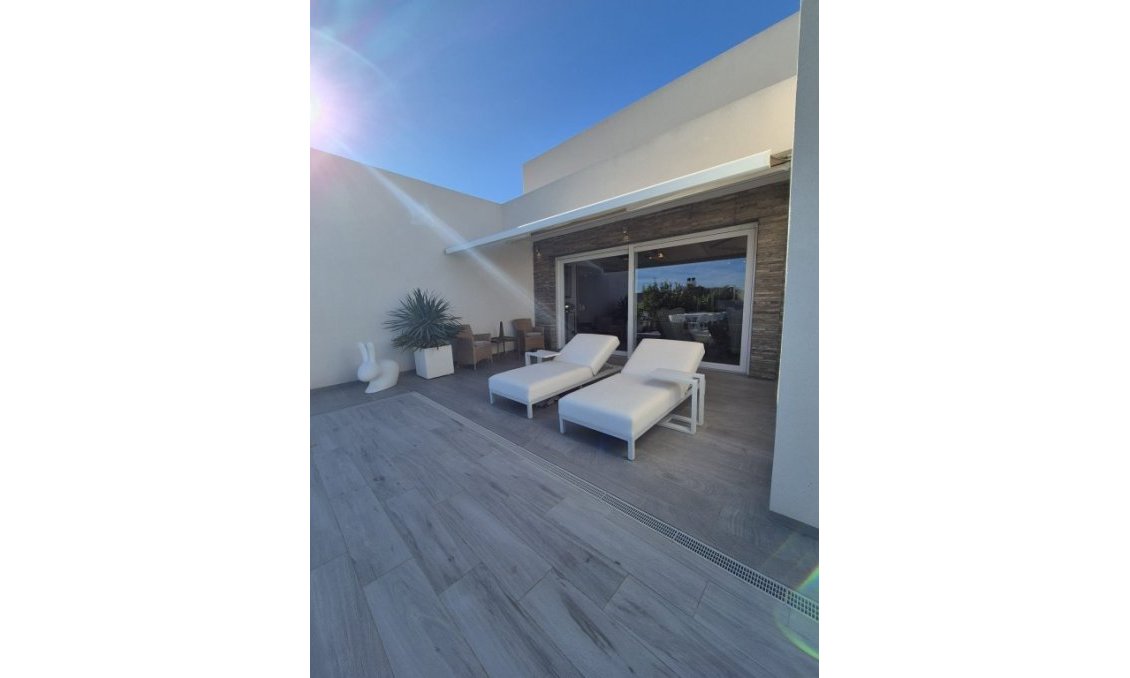 Resale - Villa -
La Finca Golf Resort - Inland