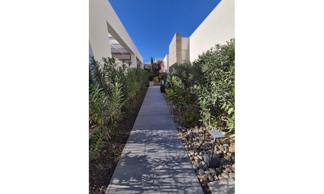 Resale - Villa -
La Finca Golf Resort - Inland