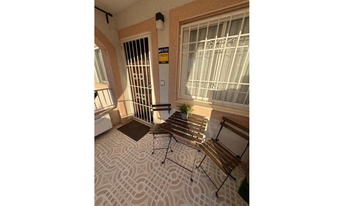 Revânzare - Bungalou -
Torrevieja - Costa Blanca