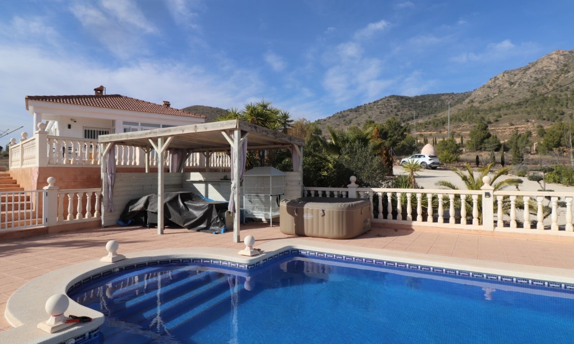 Revânzare - Vilă -
La Romana - Inland